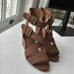 Brown Wedge Sandals with Crisscross Straps and Chunky Heel